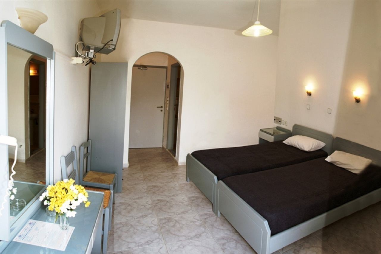 Costas & Chrysoula 3* Плакиас